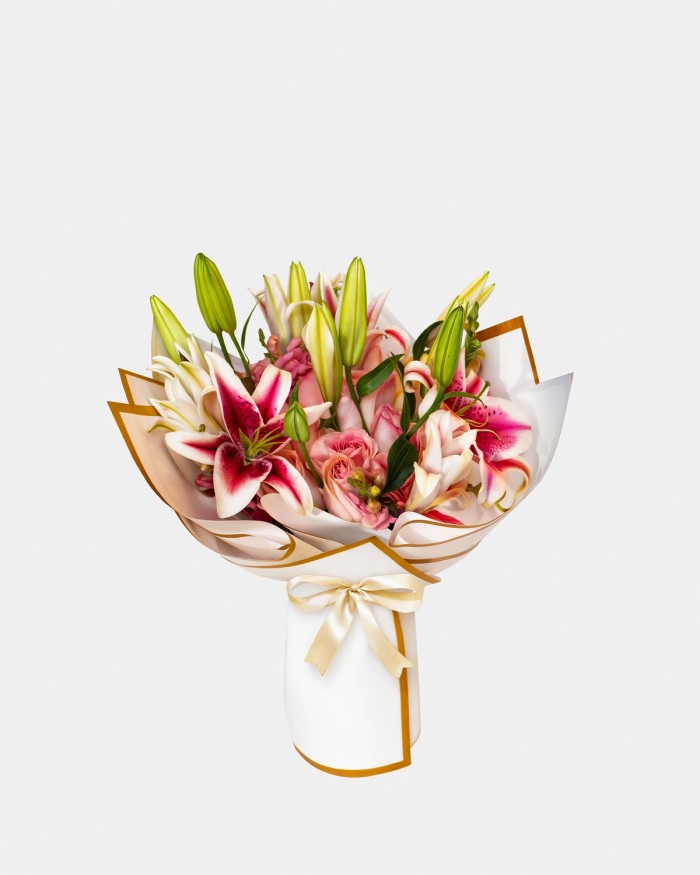 Ramo de Rosas y Lirios Lily Bouquet