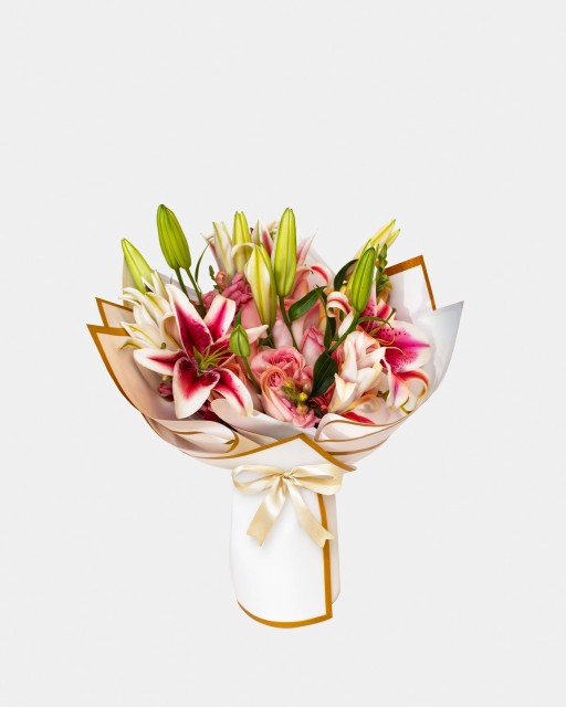 Ramo de Rosas y Lirios Lily Bouquet